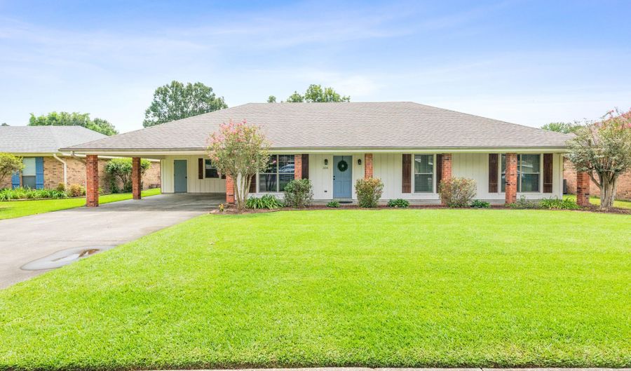 304 Presbytere Pkwy, Lafayette, LA 70503 - 3 Beds, 2 Bath