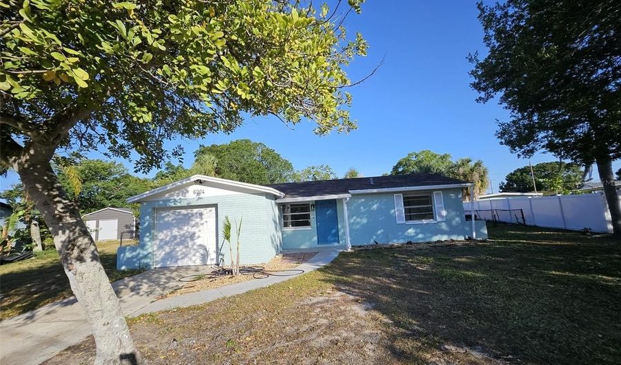 6004 FORTUNE Pl, Apollo Beach, FL 33572 - 3 Beds, 1 Bath