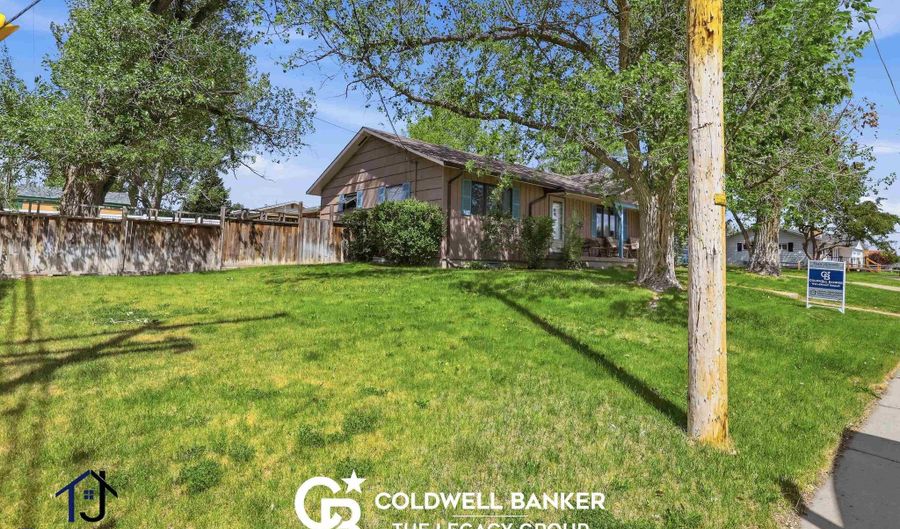 148 N Sinclair Pl, Casper, WY 82609 - 4 Beds, 2 Bath