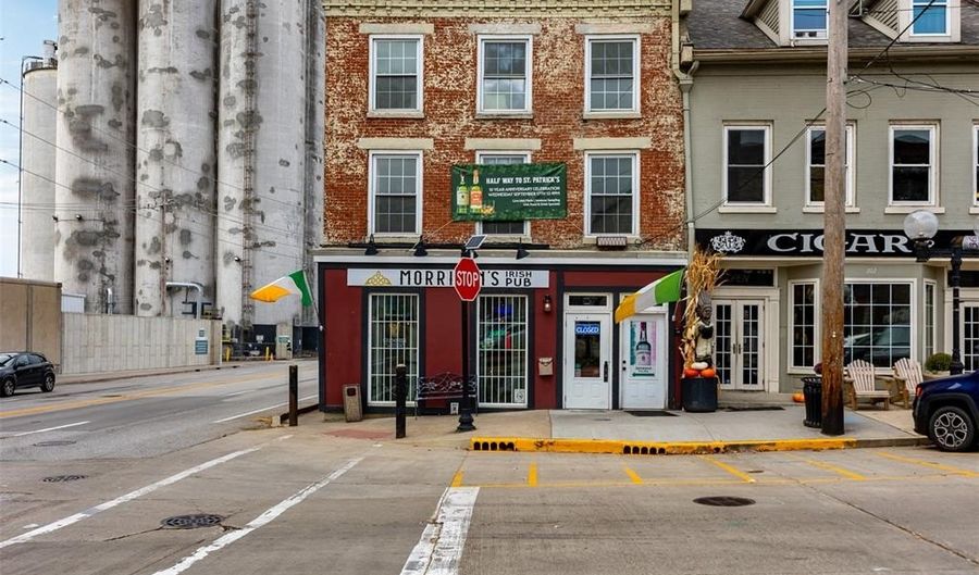 200 State St, Alton, IL 62002 - 2 Beds, 3 Bath