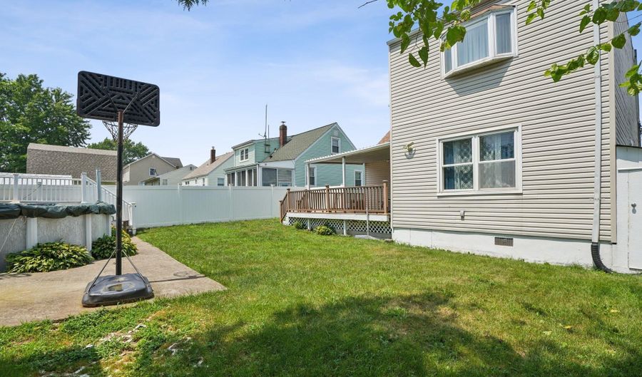 27 George St, Avenel, NJ 07001 - 4 Beds, 2 Bath