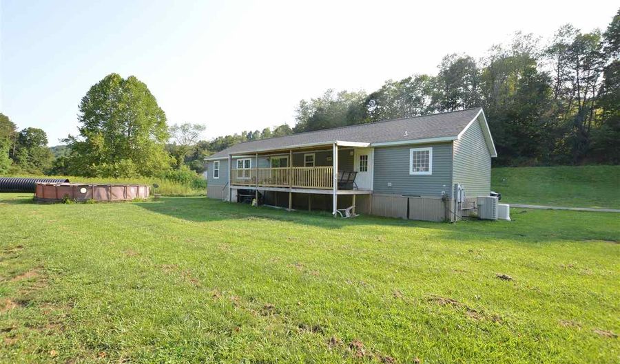 1346 McCurdysville Pike, Rivesville, WV 26588 - 4 Beds, 2 Bath