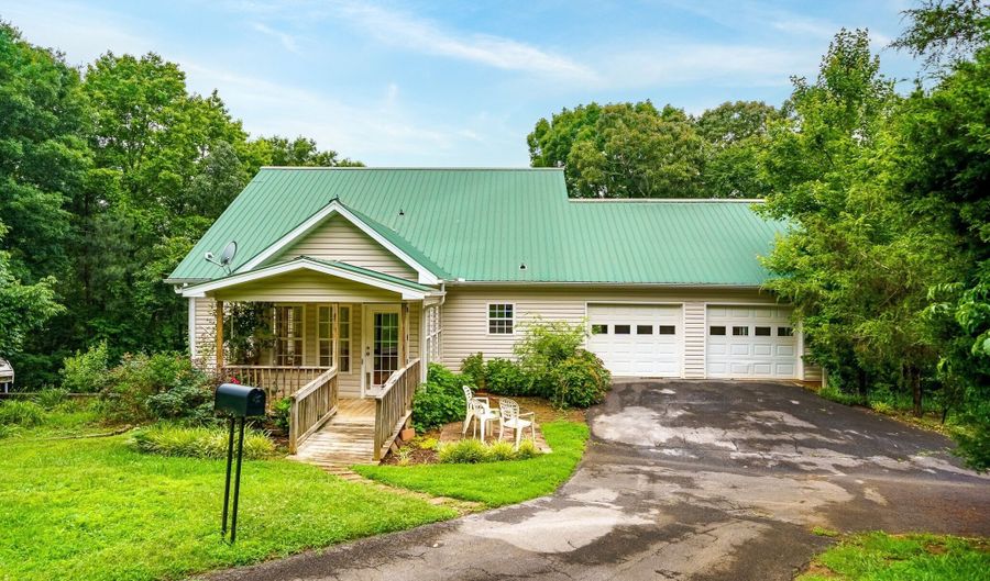 176 Big Oak Tree Rd NW, Adairsville, GA 30103 - 3 Beds, 3 Bath