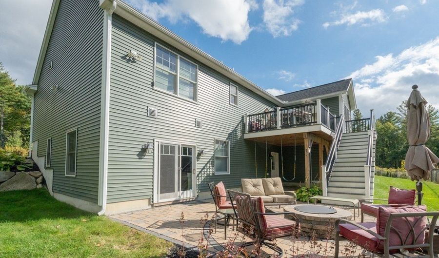 237 Woodland Way, Ayer, MA 01432 - 3 Beds, 3 Bath