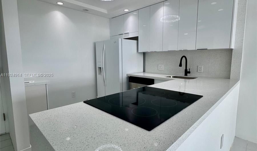 3675 N Country Club Dr 2007, Aventura, FL 33180 - 1 Beds, 2 Bath