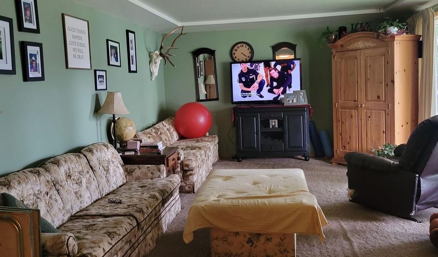 6625 Jackson St, Bonners Ferry, ID 83805 - 2 Beds, 1 Bath