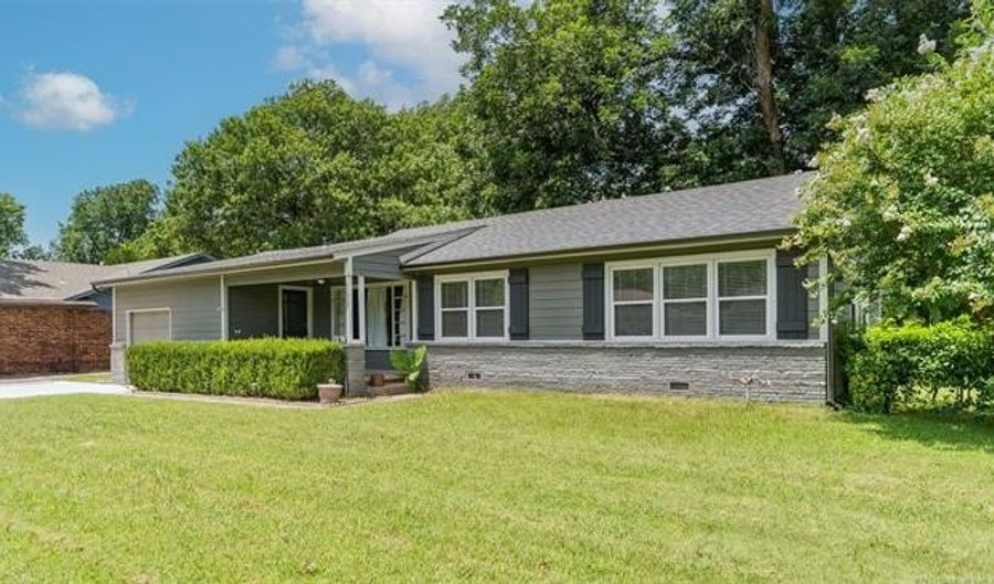 1557 E 49th Pl, Tulsa, OK 74105 - 3 Beds, 1 Bath