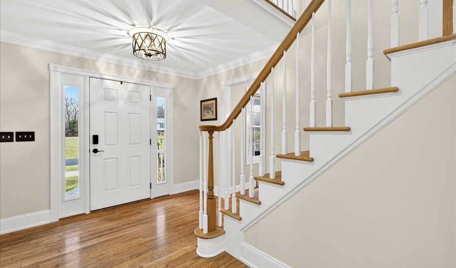 22 Emerald Ln, Bethany, CT 06524 - 4 Beds, 3 Bath