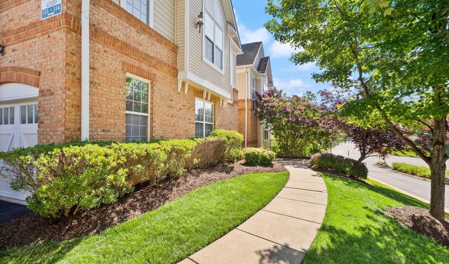 43920 HICKORY CORNER Ter 114, Ashburn, VA 20147 - 2 Beds, 3 Bath