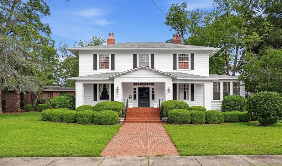 315 E College Ave, Ashburn, GA 31714 - 5 Beds, 4 Bath