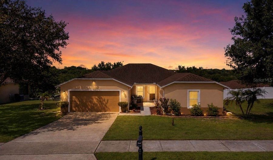 2388 Yellow Grass Ct, Apopka, FL 32712 - 3 Beds, 2 Bath