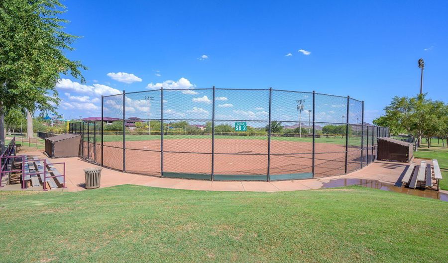 3751 W WHITMAN Dr, Anthem, AZ 85086 - 5 Beds, 3 Bath
