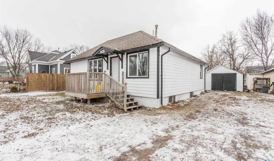 505 W Cedar St, Beresford, SD 57004 - 2 Beds, 1 Bath