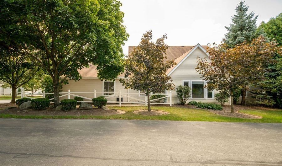 770 Hunters Trl, Akron, OH 44313 - 2 Beds, 2 Bath