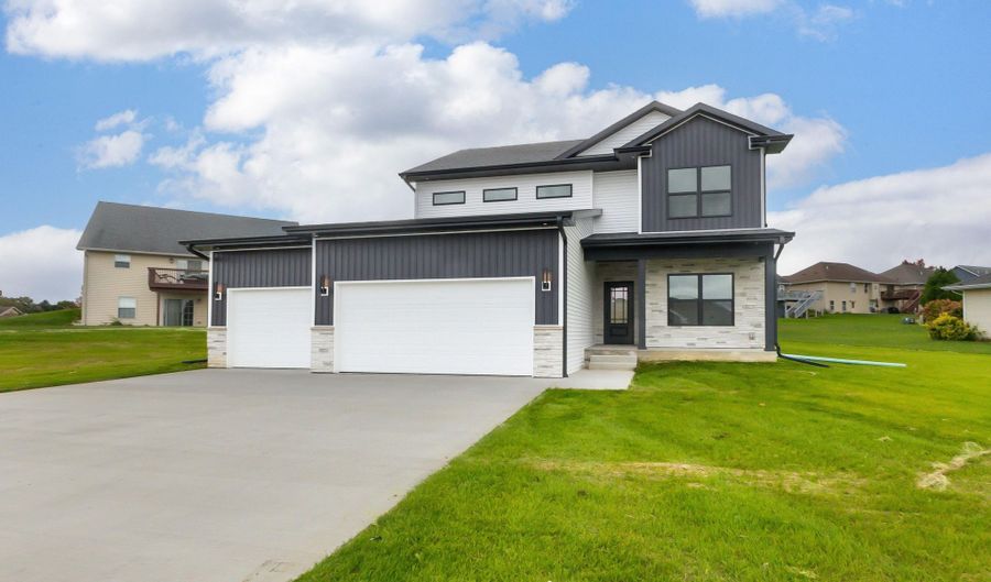 6074 Stockwood, Asbury, IA 52002 - 5 Beds, 3 Bath