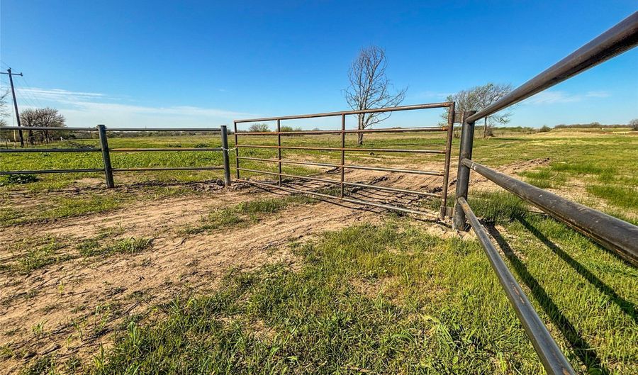 384 Cr-1475, Alvord, TX 76225 - 0 Beds, 0 Bath