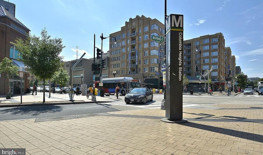 712 OTIS Pl NW, Washington, DC 20010 - 4 Beds, 3 Bath