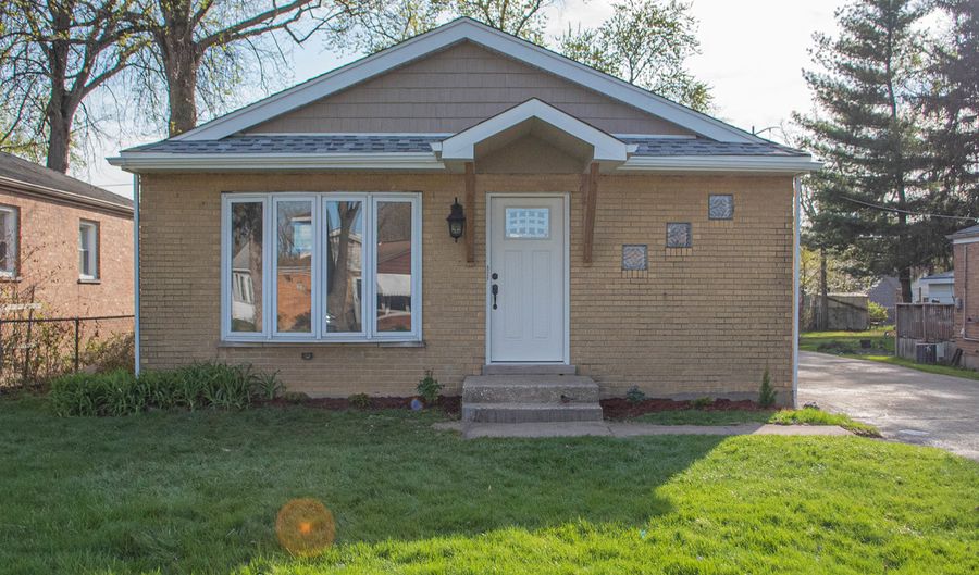 215 Mound St, Willow Springs, IL 60480 - 4 Beds, 2 Bath