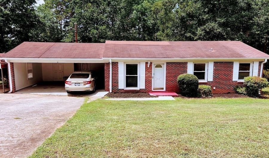 213 Hillcrest Cir, Anderson, SC 29624 - 2 Beds, 2 Bath