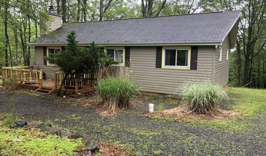 12 Chickadee Ln, Albrightsville, PA 18210 - 3 Beds, 1 Bath