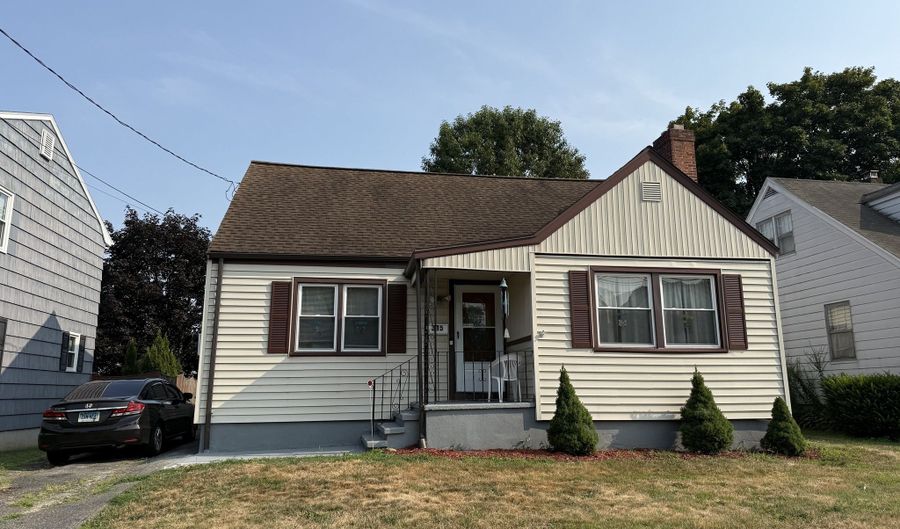 315 Clark St, Bridgeport, CT 06606 - 3 Beds, 2 Bath