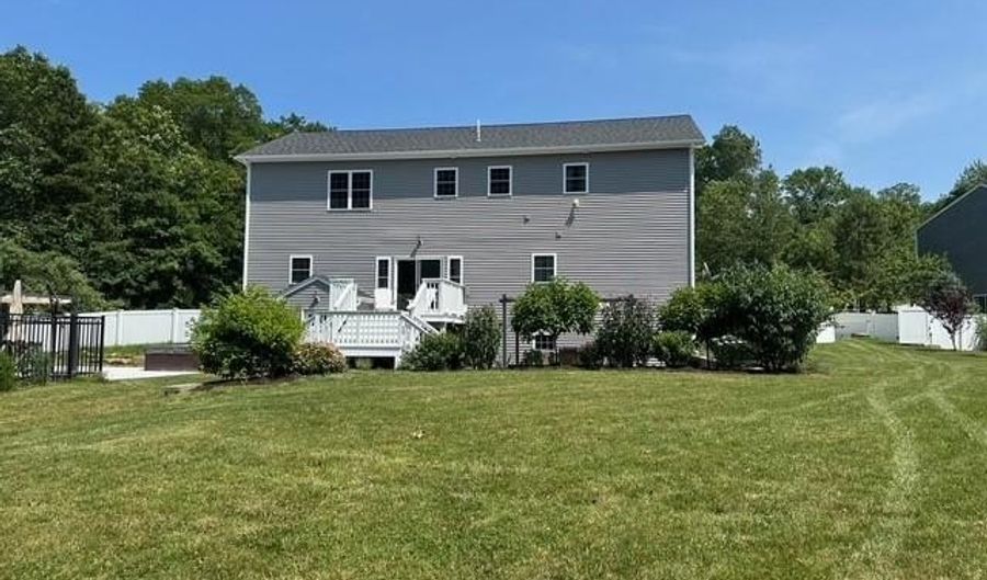 7 Hidden Meadows Dr, Charlestown, RI 02813 - 4 Beds, 3 Bath