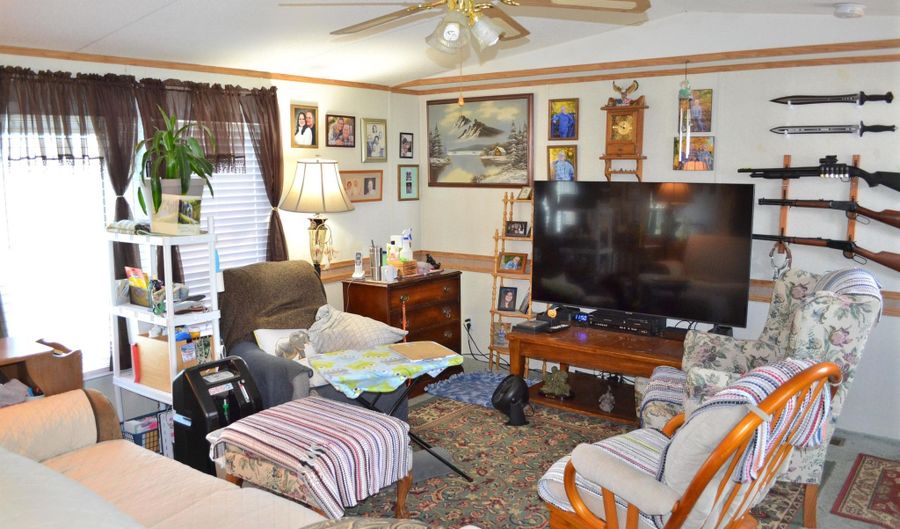 612 HIGH SIDE Trl, Cheyenne, WY 82007 - 3 Beds, 2 Bath