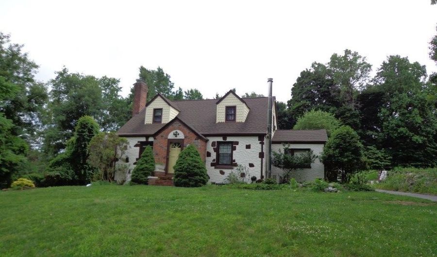 97 And 99 SMITH HILL Rd, Airmont, NY 10952 - 5 Beds, 3 Bath