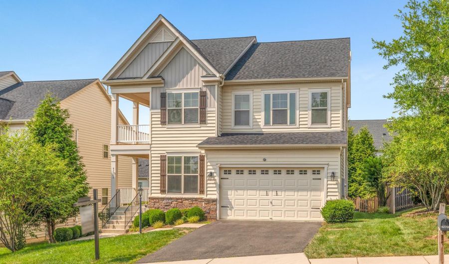 42706 CHISHOLM, Ashburn, VA 20148 - 5 Beds, 5 Bath