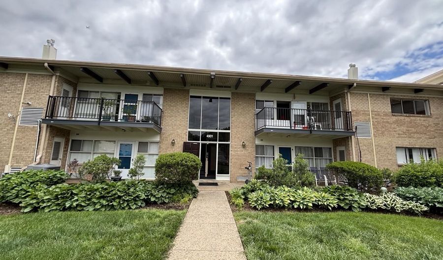 4901 AMERICANA Dr #202, Annandale, VA 22003 - 3 Beds, 1 Bath
