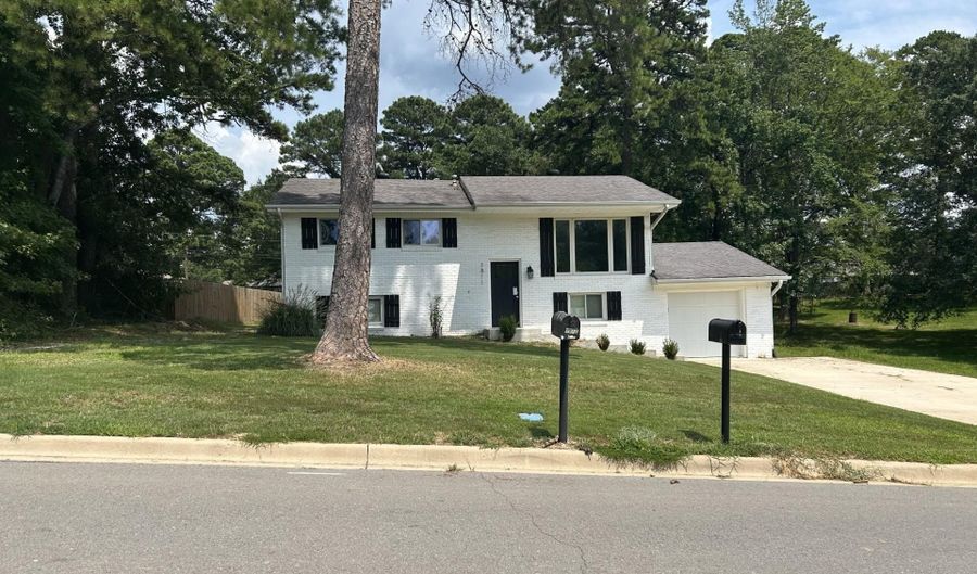 1811 E Lakeview, Benton, AR 72015 - 4 Beds, 2 Bath