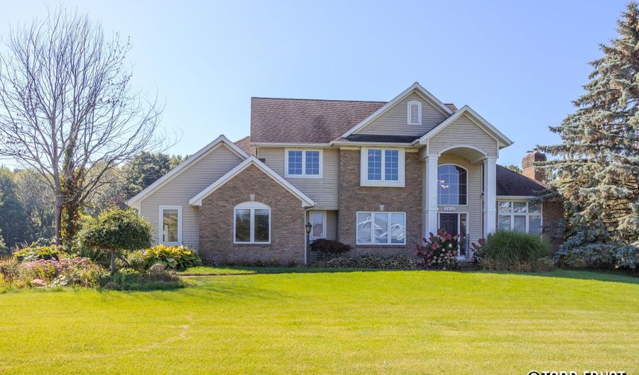 5814 Cannon Hills Dr NE, Ada, MI 49301 - 4 Beds, 4 Bath