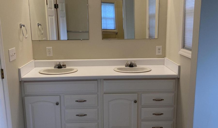 10 Sheppard Rd W, Beaufort, SC 29907 - 3 Beds, 2 Bath