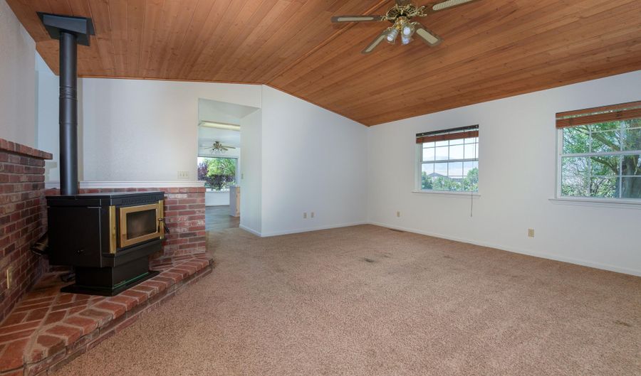 1917 Arabian Ln, Gardnerville, NV 89410 - 3 Beds, 2 Bath