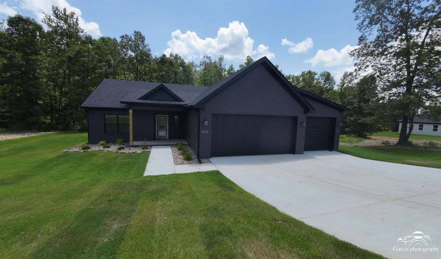 9033 Creek Vw, Bauxite, AR 72011 - 3 Beds, 2 Bath