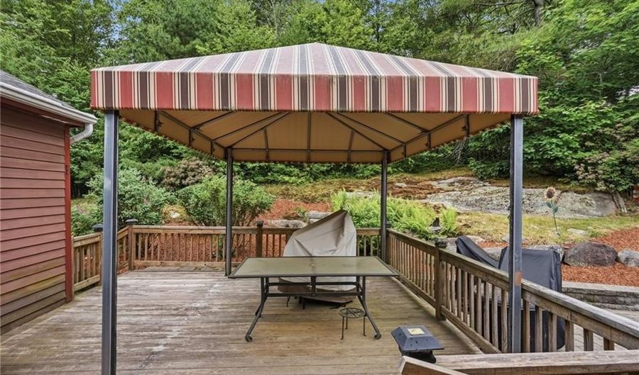 19 Mount Hygeia Rd, Foster, RI 02825 - 3 Beds, 2 Bath