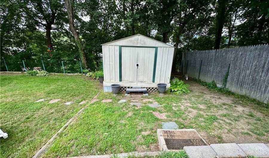 103 Windsor Park Dr, Coventry, RI 02816 - 3 Beds, 1 Bath