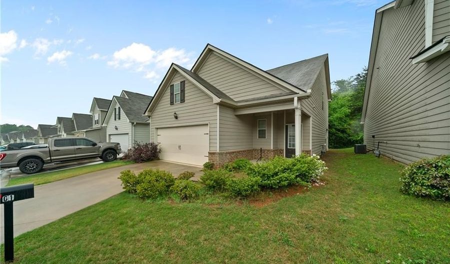 61 Castlemoor Loop, Adairsville, GA 30103 - 3 Beds, 3 Bath