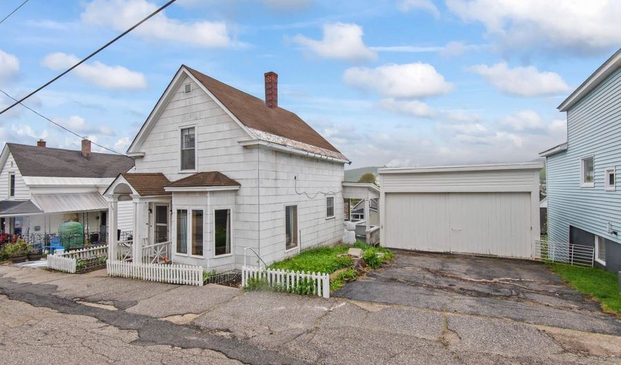 770 Fourth Ave, Berlin, NH 03570 - 2 Beds, 1 Bath