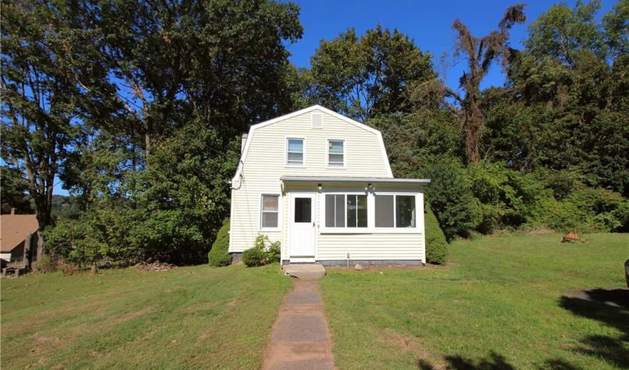 16 Lakeview St, Meriden, CT 06451 - 3 Beds, 2 Bath