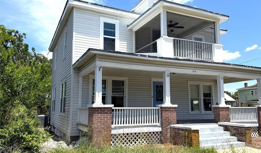 214 W WHIDDEN St, Arcadia, FL 34266 - 4 Beds, 2 Bath