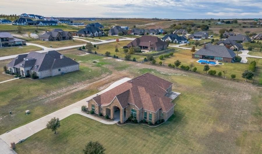 235 Bearclaw Cir, Aledo, TX 76008 - 4 Beds, 4 Bath