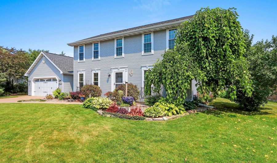 N254 MEADOWBREEZE Court, Appleton, WI 54915 - 3 Beds, 3 Bath