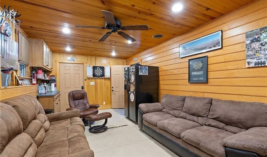 3250 N Shamrock Ln, Birdseye, IN 47513 - 3 Beds, 2 Bath