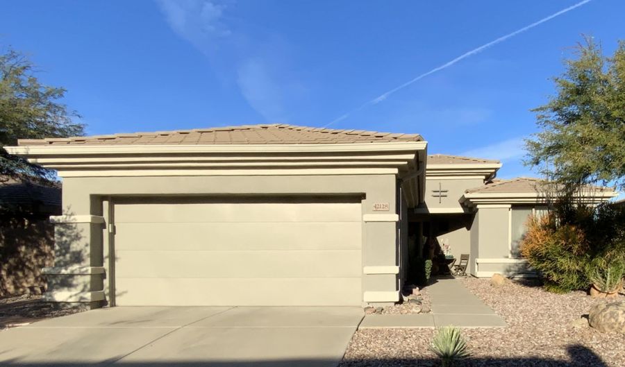 42128 N ANTHEM SPRINGS Rd, Anthem, AZ 85086 - 2 Beds, 2 Bath