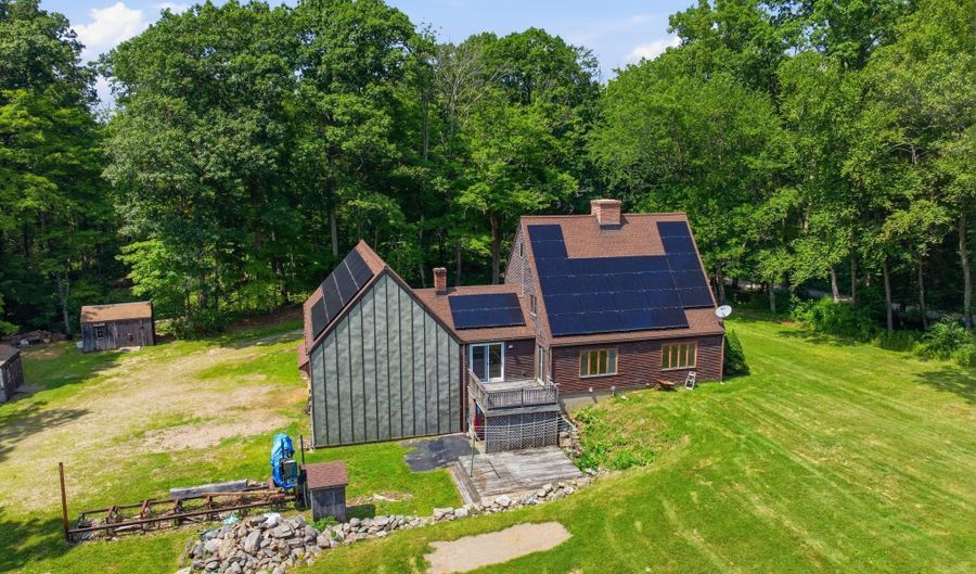 133 Fitts Rd, Ashford, CT 06278 - 2 Beds, 3 Bath