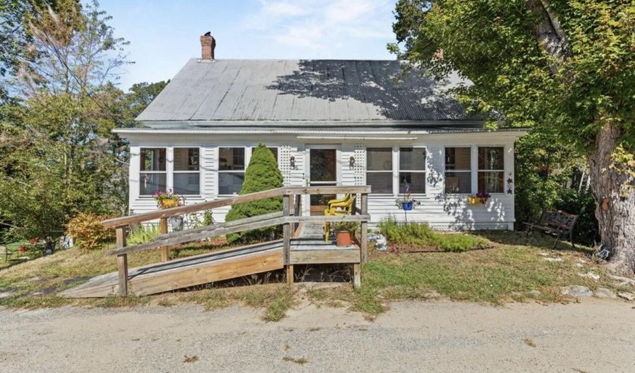 96 French St, Acton, ME 04001 - 5 Beds, 2 Bath