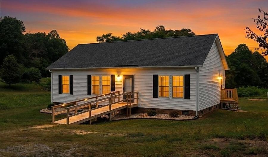 1080 Hudson Dr, Alton, VA 24520 - 3 Beds, 2 Bath