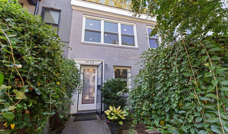 1434 OAK St NW, Washington, DC 20010 - 2 Beds, 2 Bath