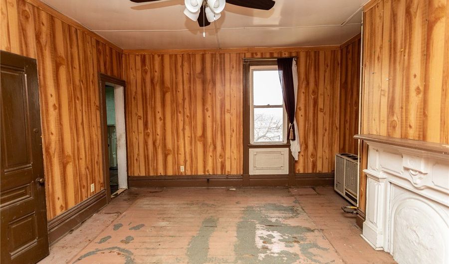 3031 Josephine St, Airville, PA 15203 - 3 Beds, 1 Bath